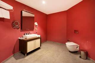 Отель Sky Tower Hotel Батуми Семейный люкс-1