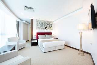 Отель Sky Tower Hotel Батуми Семейный люкс-4