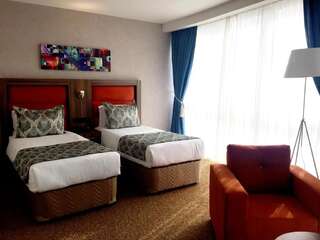 Отель Sky Tower Hotel Батуми Двухместный номер с 2 отдельными кроватями и видом на море-6